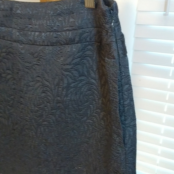 Ann Taylor Loft Black Jacquard Metallic Sliver Hint Shimmer Mini Skirt Size 14 - Picture 4 of 11